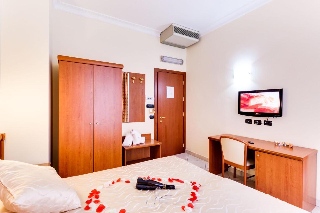 Hotel Suite Caesar Roma Ngoại thất bức ảnh