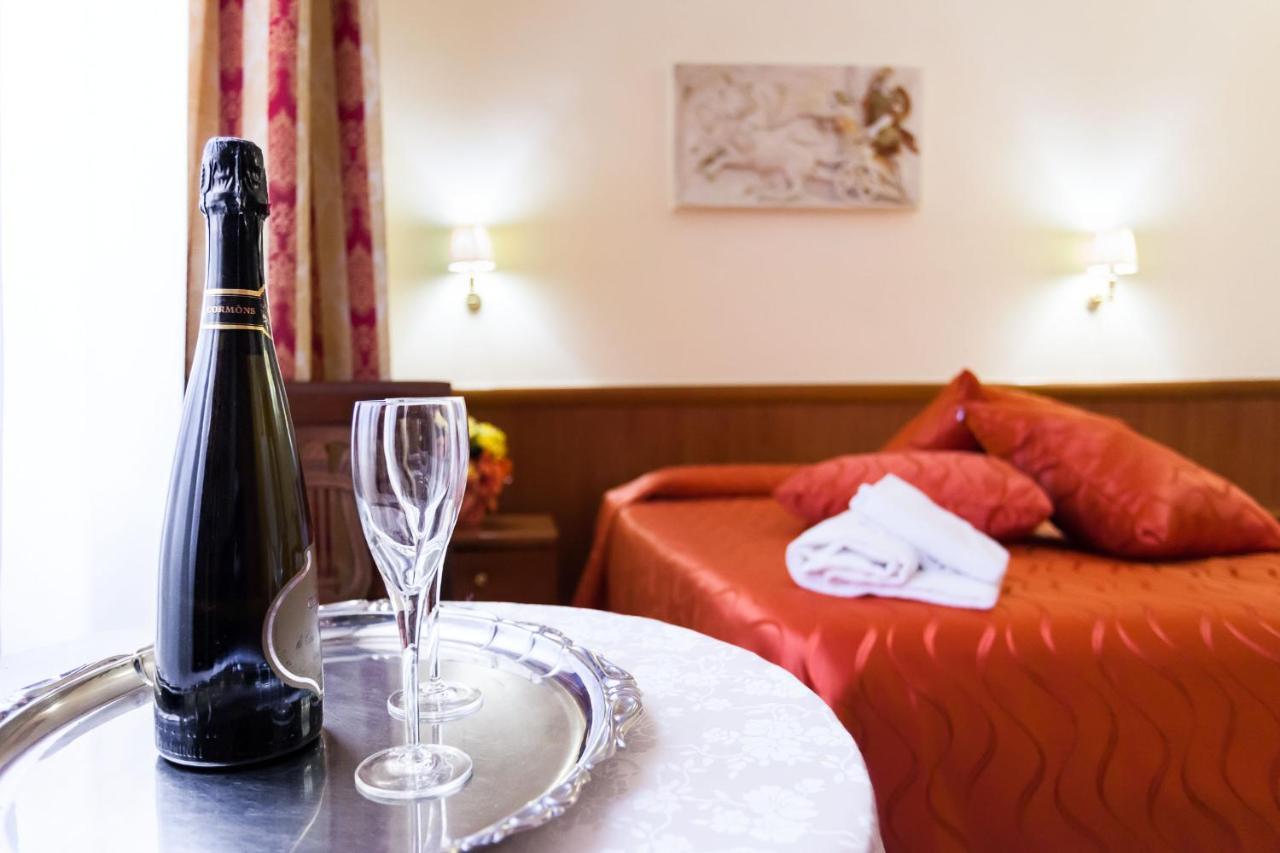 Hotel Suite Caesar Roma Ngoại thất bức ảnh