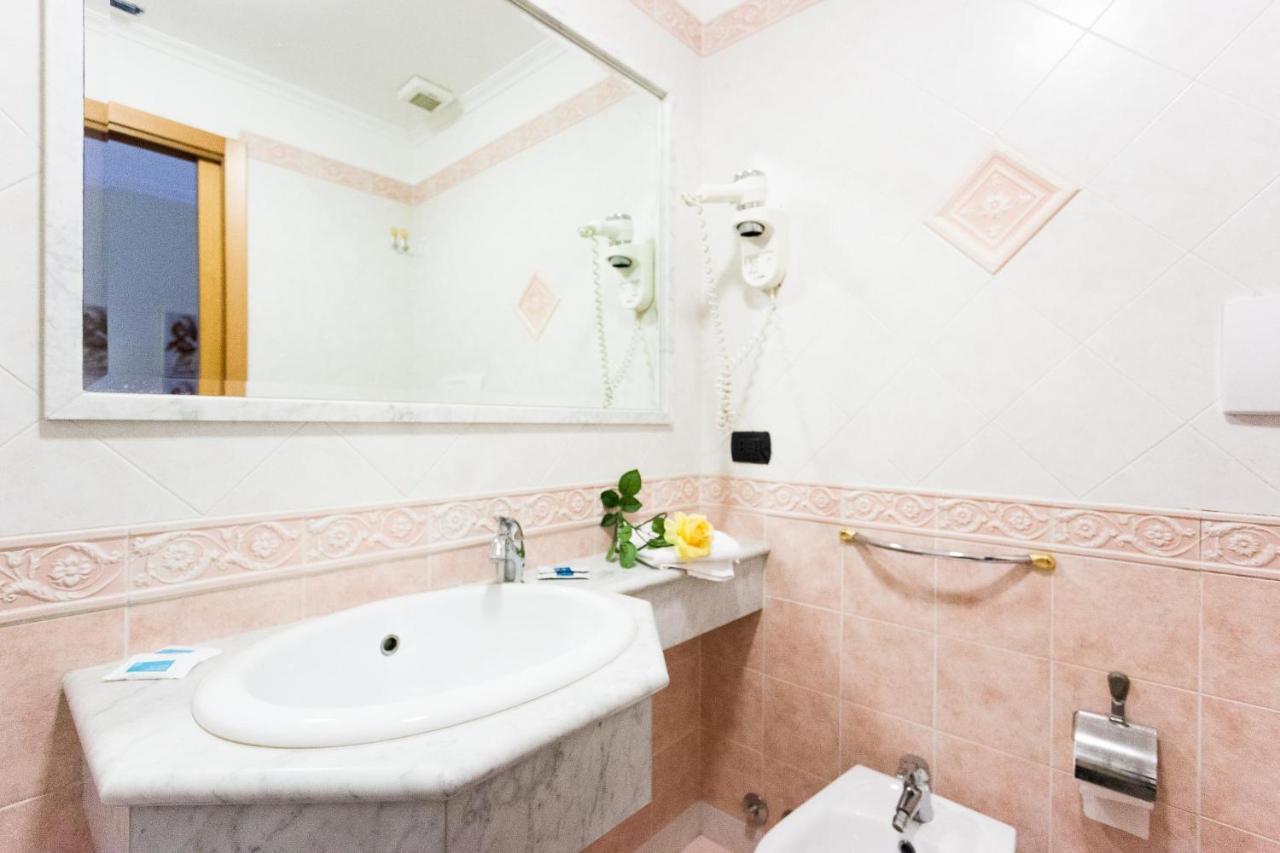 Hotel Suite Caesar Roma Ngoại thất bức ảnh